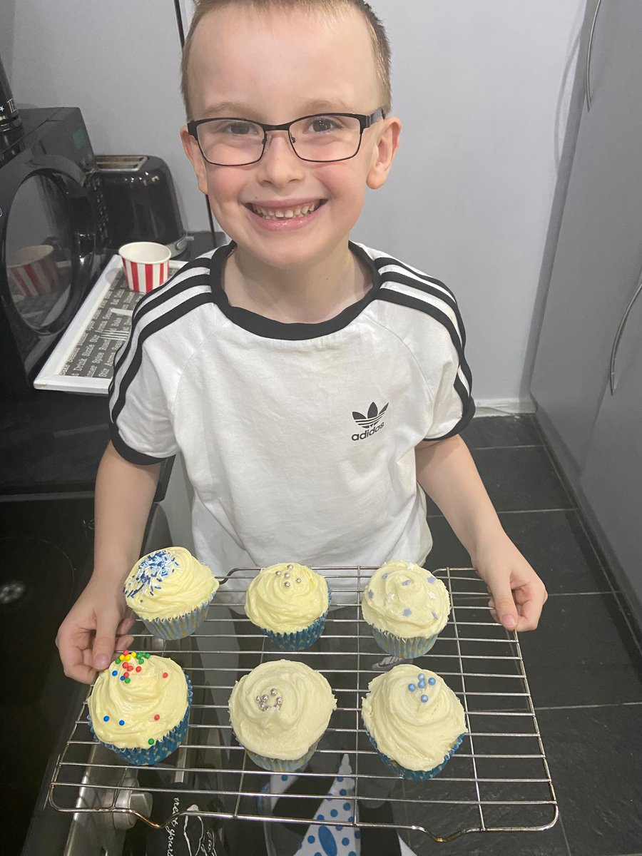 LeannePink3's tweet photo. @Y2CRA so this week Daniel has started the super science bread experiment. More maths-time, addidion/subtraction and 6/7/8 and 9 times tables. To end the week more 🧁 baking https://t.co/UzyjGwjab9