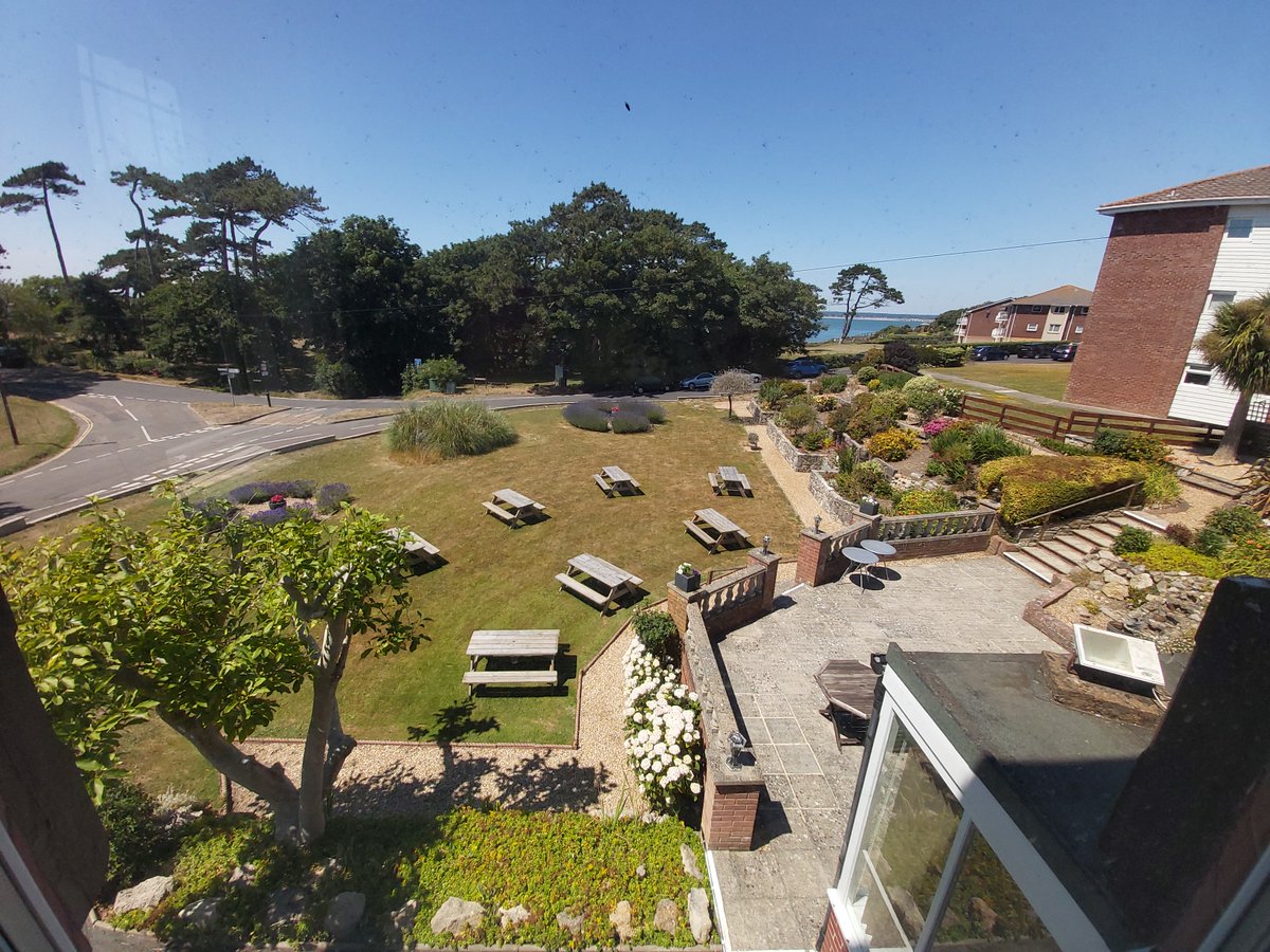 SentryMead's tweet photo. Final touches before re-opening @SentryMead #BedandBreakfast #BandB  #Hotel #TotlandBay #IOW #IsleofWight #dogfriendly @VisitWight @VisitIOW @Siteminder @Bookingcom @WightlinkTravel #Yarmouth #Ferry 😊👍 https://t.co/PSpzvz0mKC