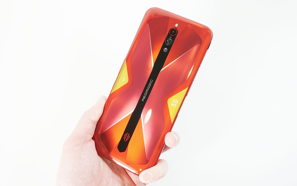 Mobilecom777's tweet photo. 【ブログ更新】話題の最強ゲーミングスマホをレビューしました✍️🥰

✅Snapdragon 865搭載機
✅リフレッシュレート144Hz(世界初)
✅冷却ファン+液冷
✅国内モデルは7/1より販売開始

👉RedMagic 5G レビュー｜使って感じたメリット・デメリット【PR】 https://t.co/C8WGPJ3CQh #RedMagic5 https://t.co/SEBs2ShYmf