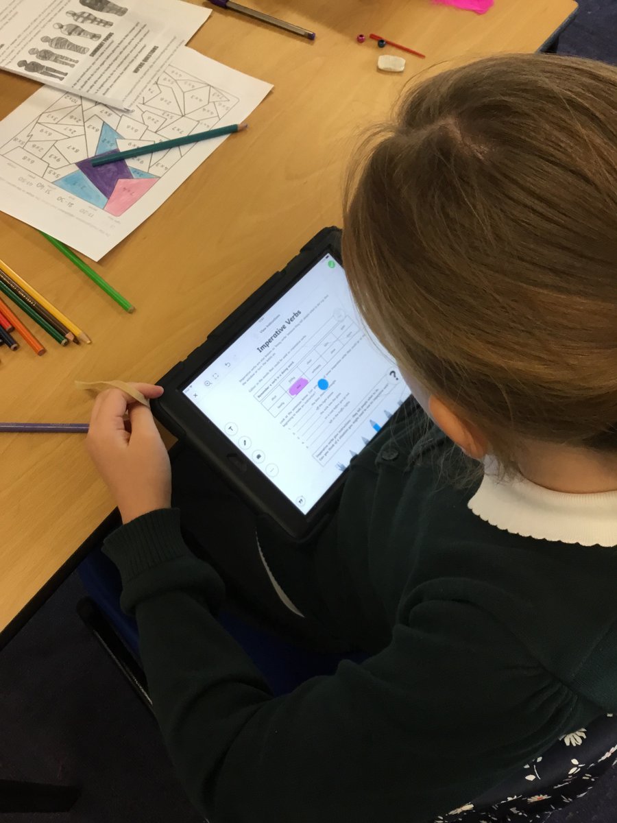 BaderPrimary's tweet photo. Gold Bubble have completed their first activity on the app seesaw. They successfully logged in and completed a task about imperative verbs. #savingpaper https://t.co/XQ0zNyxhYZ