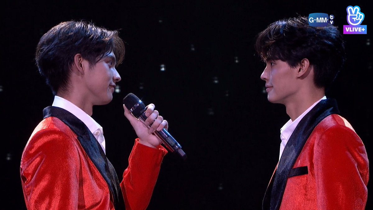 Tarrms's tweet photo. V live app please makisama ka naman ππΌπ. Nakaka 1 hour and 20 minutes pa lang ako π’π wala pa ko dun sa naka - red sila ππ
#GlobalLiveFMxBrightWin
#DayOneToForeverGAR
#GlobalLiveFMxBrightWin
#brightwinph https://t.co/Owt34Bs8pI