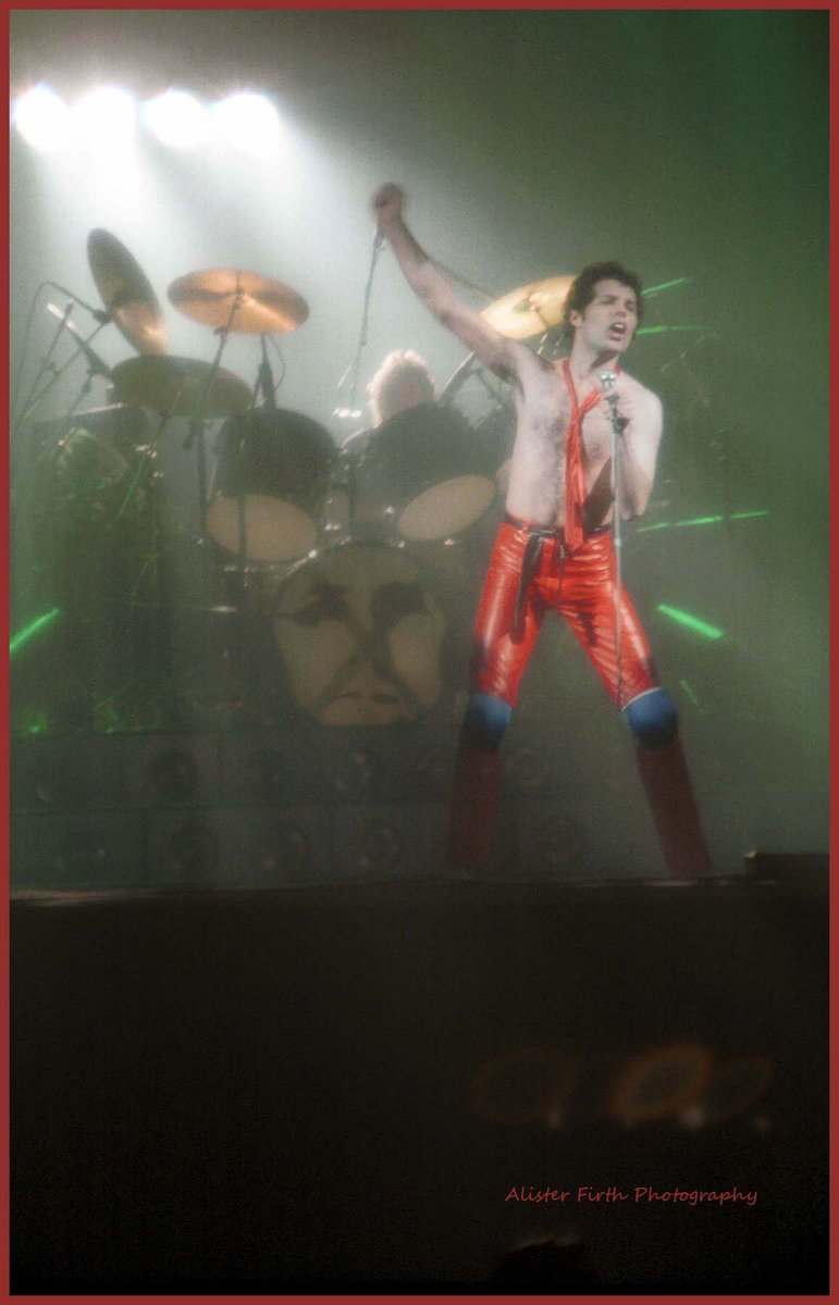alister_firth's tweet photo. On 2 July 1971, Queen performed England; their first ever concert at Surrey College, England. 8yrs later I sneaked a camera into the @Apollo in @Glasgow and managed to get these two shots #Tbt #Queen #predigital #nikonphotography https://t.co/EBJpAWo4kb