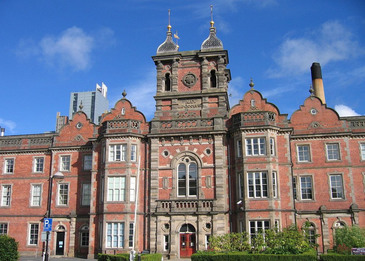 Although  @ThackrayMuseum is currently closed, we can't wait for it to re-open to see how they've shared their incredible collections. As well as the fab Wilkinson drug jars, they have oodles of  #PharmHist material. Watch out for their new website launch:  https://www.thackraymedicalmuseum.co.uk/ 