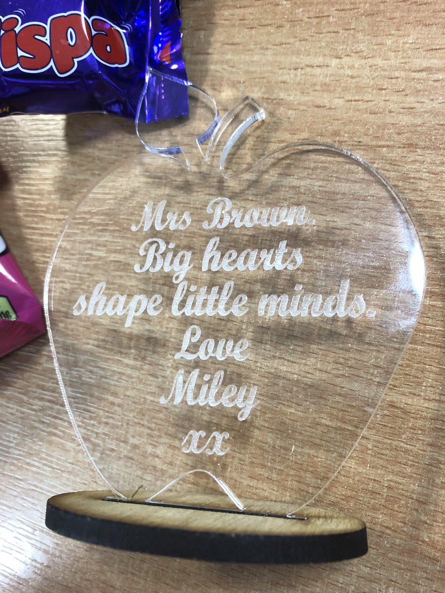 Such amazingly thoughtful gifts from my Little DigiLady Miley ❤️ Finally I have a giant pencil of my own 😂 Thank you so very much. I’m so happy to have made so many happy memories that we will always remember! Keep being amazing! <a href="/BattleHillPS/">Battle Hill Primary</a> <a href="/DigiLadies/">DigiLadies</a>