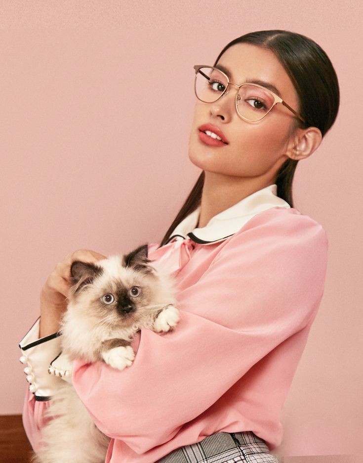 since liza's bias in bp is lisa, i decided to make a thread Liza Soberano ( @lizasoberano) and Lalisa Manoban as each other A thread;