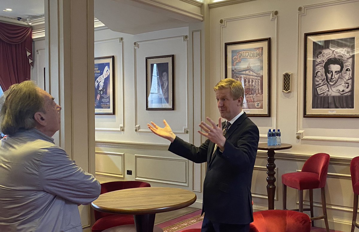 OliverDowden's tweet image. I saw v comprehensive safety measures in place at @LondonPalladium this morning with @OfficialALW &amp;amp; Public Health England

Despite the huge challenges, we’re working intensively with them &amp;amp; others to get theatres open as soon as safe and I know that panto season is key