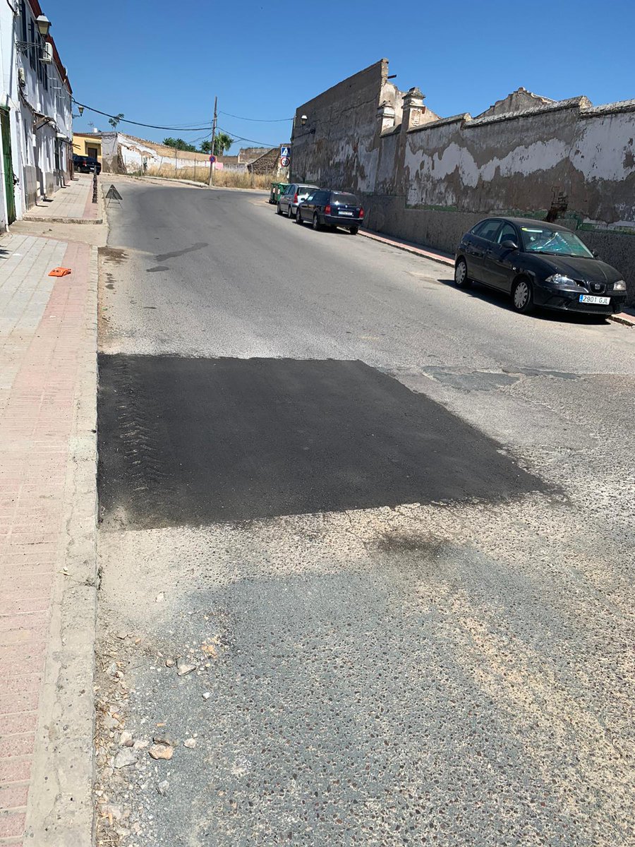 ‼️COMIENZA LA REPARACIÓN 🚧 DEL ASFALTO‼️
👉 El concejal-delegado de Mantenimiento Urbano, José Manuel Arancón García <a href="/florenpiro/">jose manuel arancon</a>, ha supervisado en la mañana de hoy jueves 2 de julio el inicio de las obras🚧 de reparación del asfalto de #loradelrio