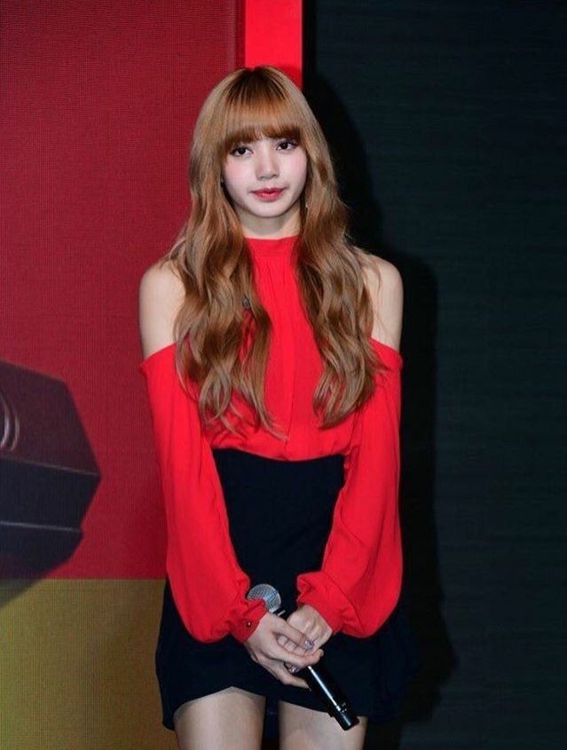 since liza's bias in bp is lisa, i decided to make a thread Liza Soberano ( @lizasoberano) and Lalisa Manoban as each other A thread;