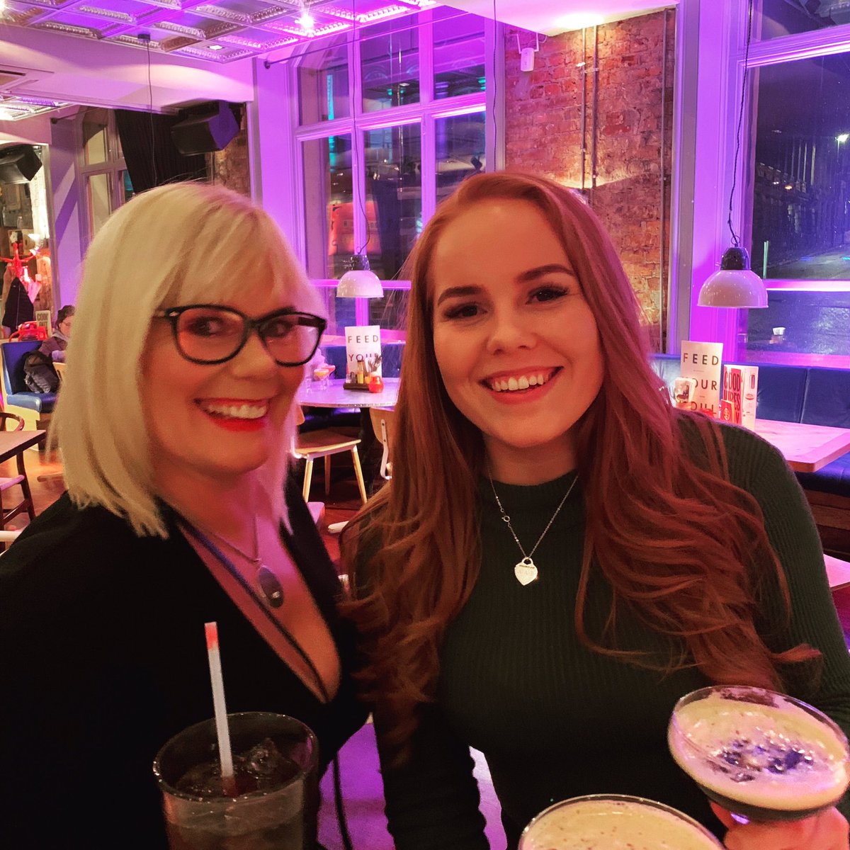 ShonetteBason's tweet photo. Happy 22nd birthday to my daughter Alice ❤️ #lockdownBBQ https://t.co/Bi1lnMkXPp