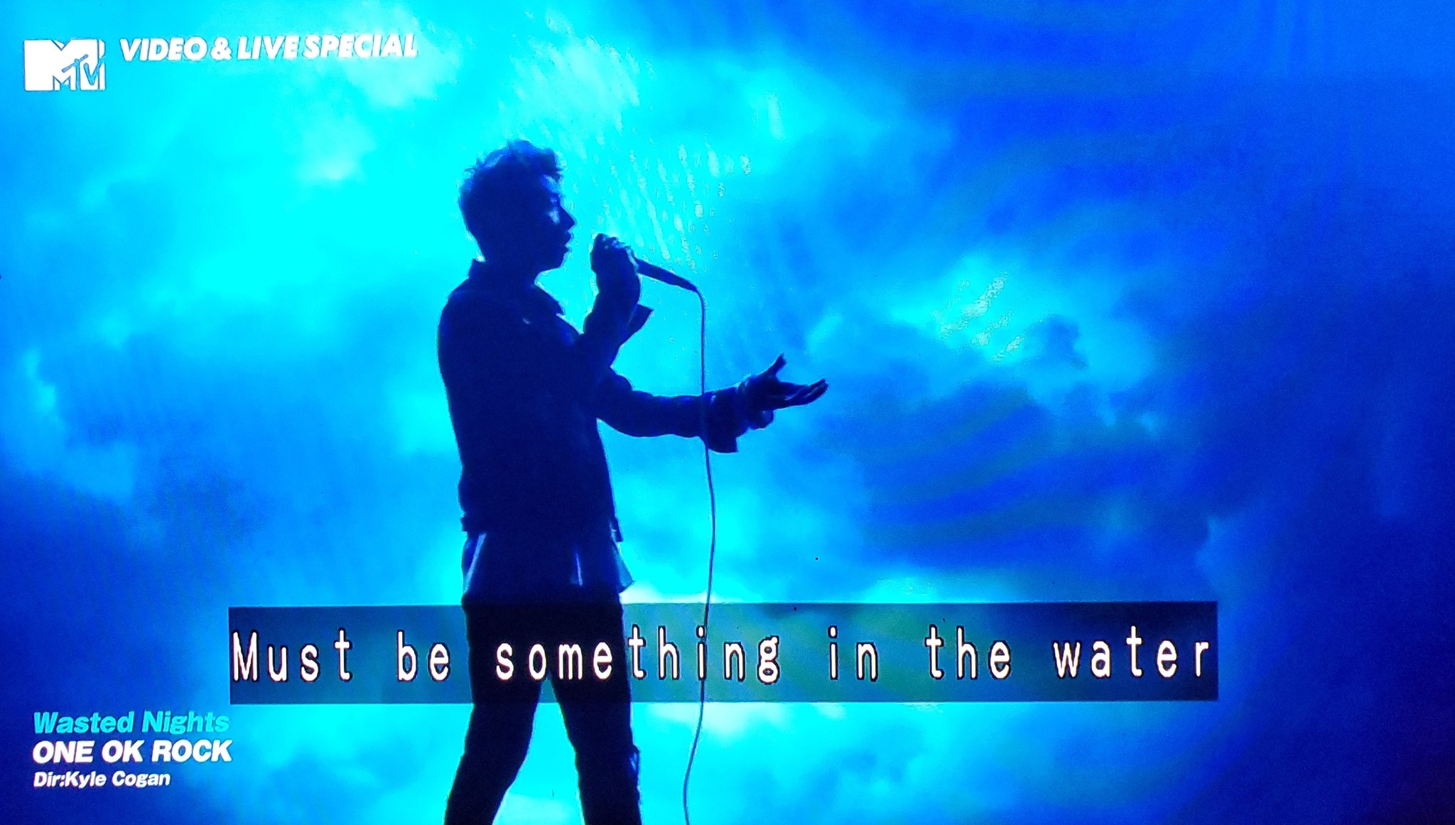 Hiro Step Mtvで One Ok Rock特集してる Takaカッコいい Mtv ワンオク ワンオクロック Oneokrock Oneokrock特集