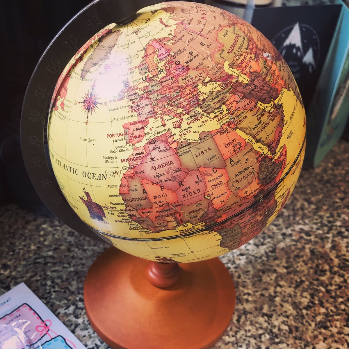 JemimaOwen's tweet image. A belated birthday present. Time to get reacquainted with geography! #worldglobe #geography #birthday #thursdayvibes