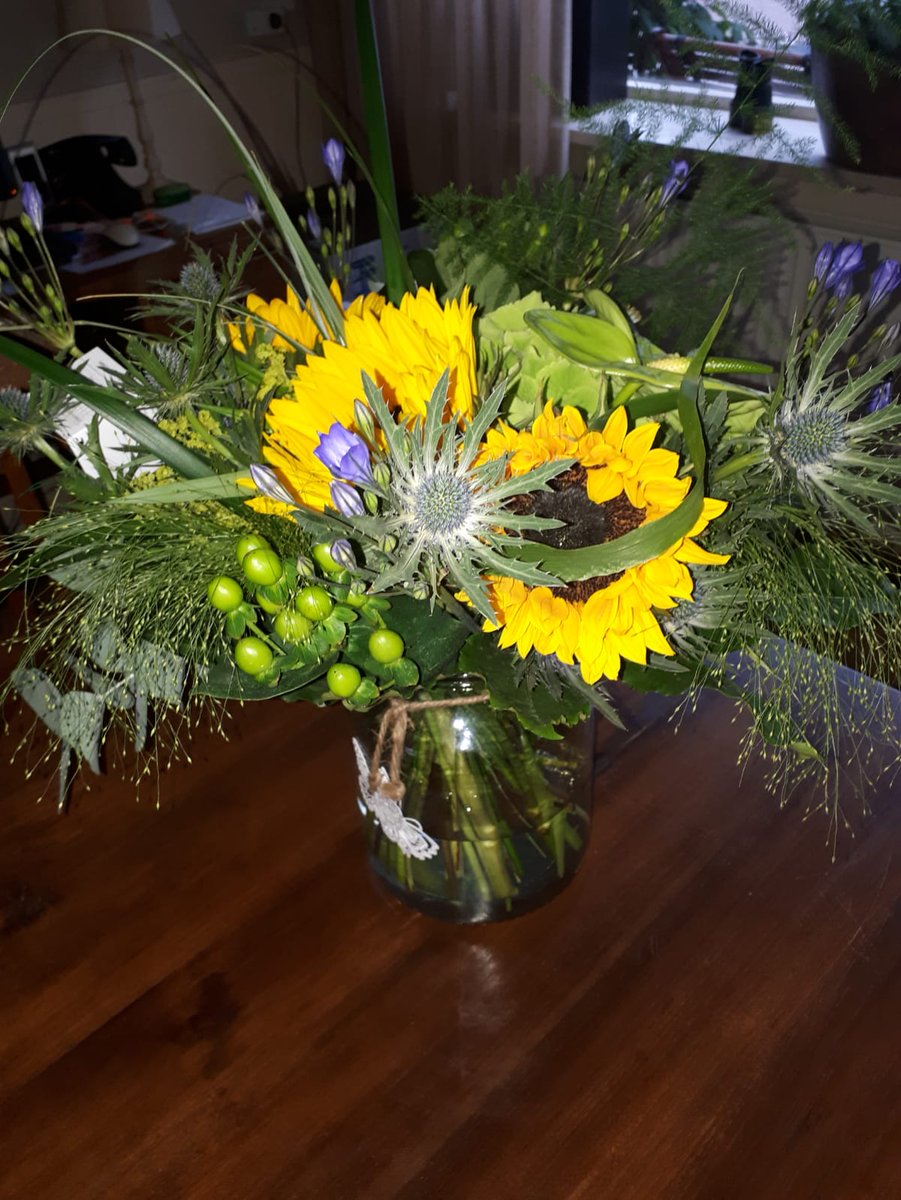 Onze techneut Kees werd onlangs 60 jaar jong! Een bloemetje waard, gefeliciteerd Kees!