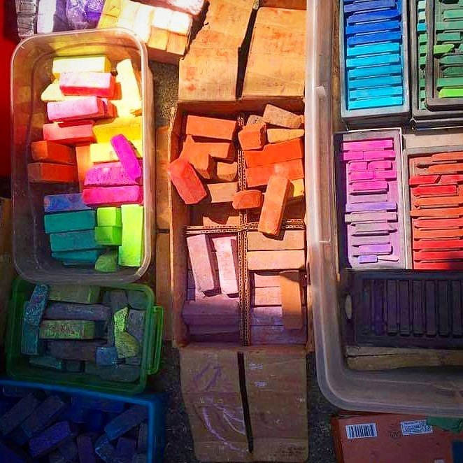 lsvlumbrella's tweet photo. Prepare for CHALK!!! #galleryinthealley #chalkthewalls https://t.co/ppLGwezFXG