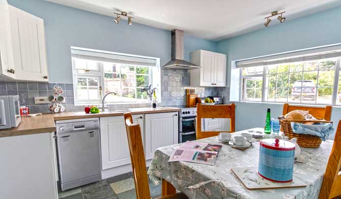 Loscombe Retreat, #BucklandRipers 🇬🇧

hostelman.com/places/united-…

Sleeps 4, from £75 per night … More #cottages &amp; #holidayhomes on #Hostelman at hostelman.com

#Dorset #cottage #holidayhome #travel #traveling #travelling #vacation #vacations #hostelmansworld #getyourguide