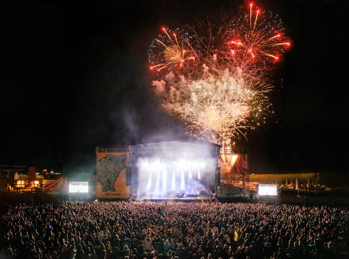 ElectrifyPyro's tweet image. #letthemusicplay Support our live music &amp;amp; events industry #livemusic #musicalfireworks #fireworks Fireworks to @foals and @Elbow at @ynotfestival 2019