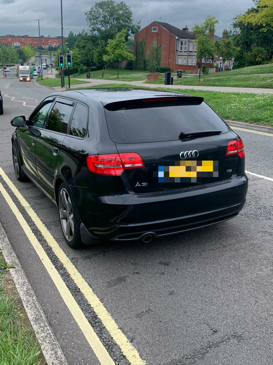 DerbysSALCU's tweet photo. Derby.
Driver gives it legs ditching the contents of his pockets! No match for Pc "Usain" Horsley (you may have seen him on the #telly) 
Assisted by @DerbysDogPolice and multiple suspected Class A recovered! En suite booked, investigation on going! #SALCU #1running #1detained https://t.co/mm5m4kSbIy