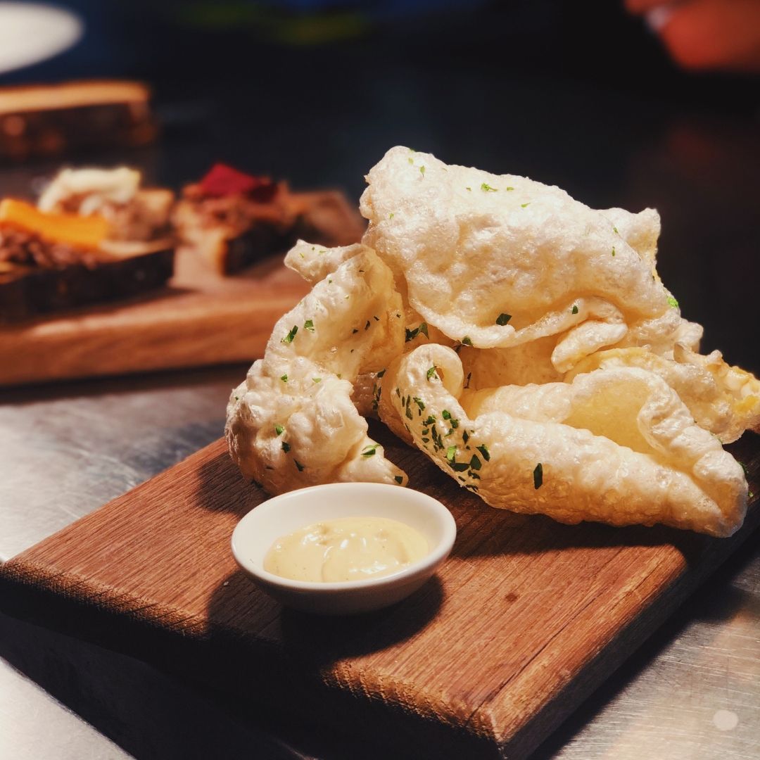 thepottedpig's tweet photo. We can't wait to get our chops round these pork quavers again soon 🐷
.
.
.
#chef #foodie #cardifffood #cardiffdining #eatoutcardiff #cardiffchefs #porkdish #pork #pigout https://t.co/T1qxGxRSQA