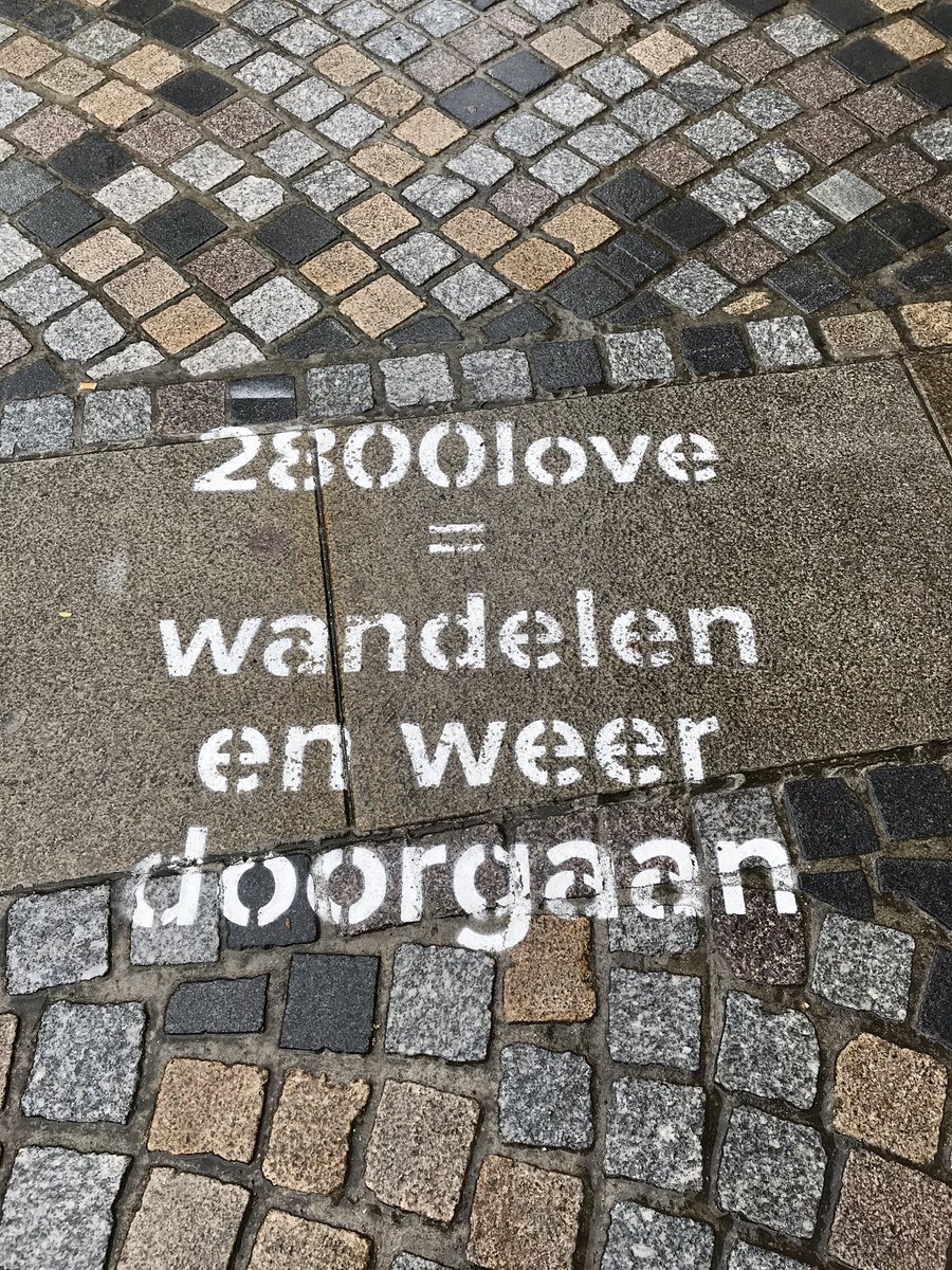 ilseja1's tweet photo. #2800love = wandelen en weer doorgaan. Verrassende plekjes ontdekken in onze werkstad @StadMechelen : 100% coronaproof teambuilding Emmaüs 🙂 #mechelenmuurt #smates #strook #StreetArt https://t.co/GGYb418aWf