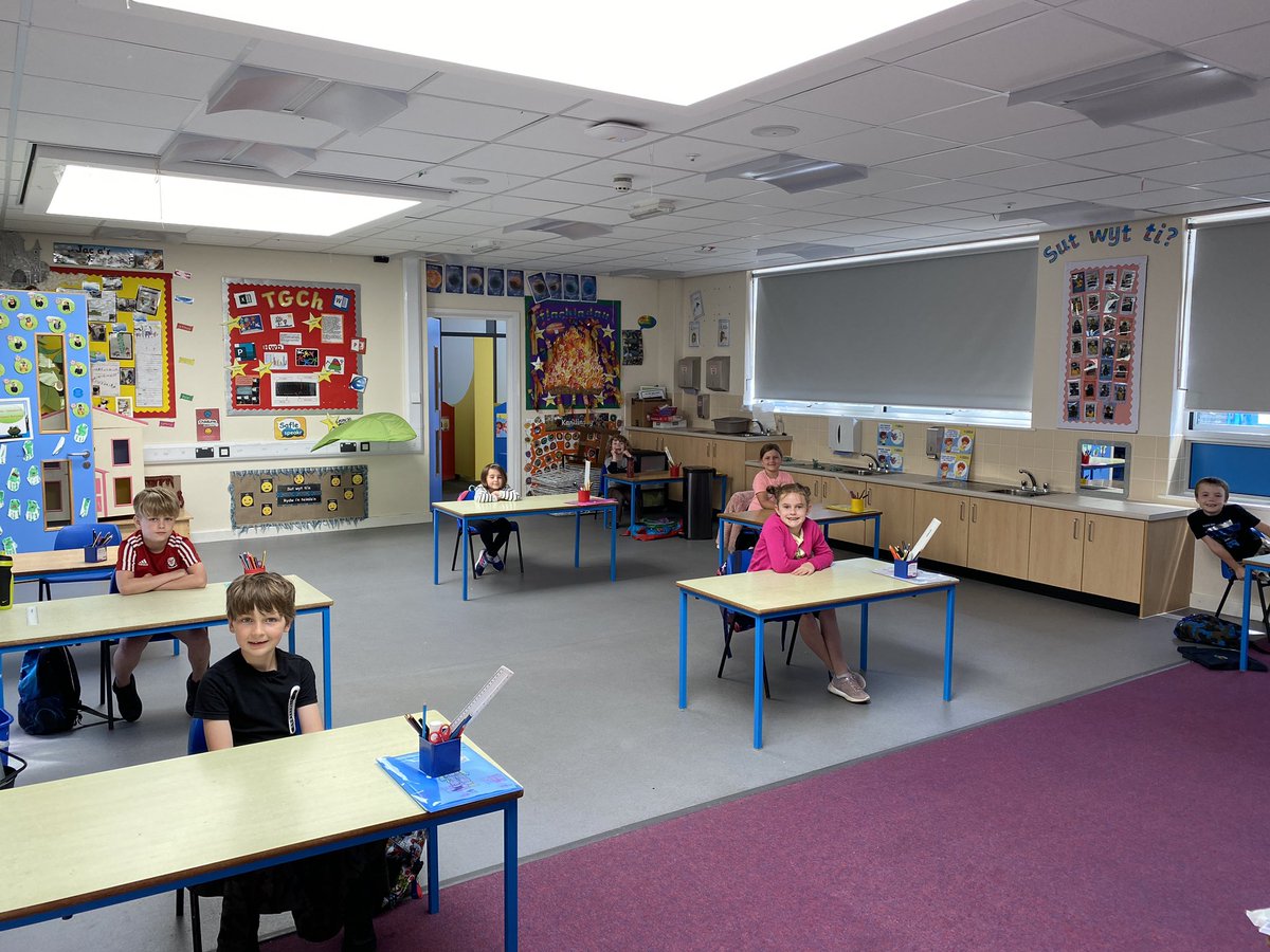 💕🐸Croeso nôl i rhai o’r Brogaod heddiw - mor hyfryd i weld eich wynebau hapus eto! Pawb wedi mwynhau gweld ei gilydd!
💕🐸Welcome back to some of the Brogaod today - so lovely to see you happy faces again! Everyone enjoyed seeing each other!