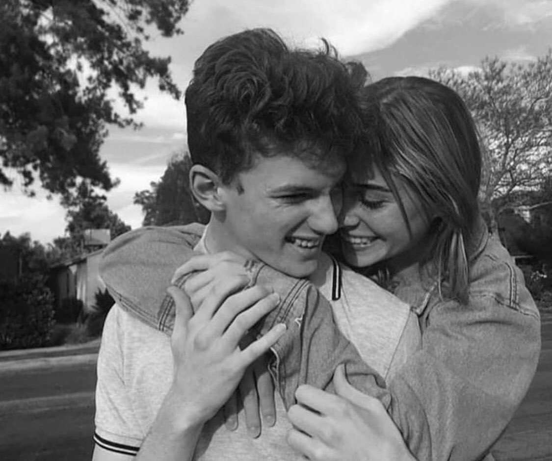 وأغار عليك حتى من ماضٍ لم أكن حاضراً فيه 💜.