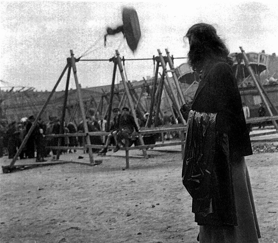 I want to draw attention to the dynamics of Krasinski Square which neighboured the Ghetto. In '43 as the uprising raged, a funfair played in the square. Memorialised in Wajda’s ‘A Generation’ which also showed Polish solidarity resistance, these images, this alienation haunts me.