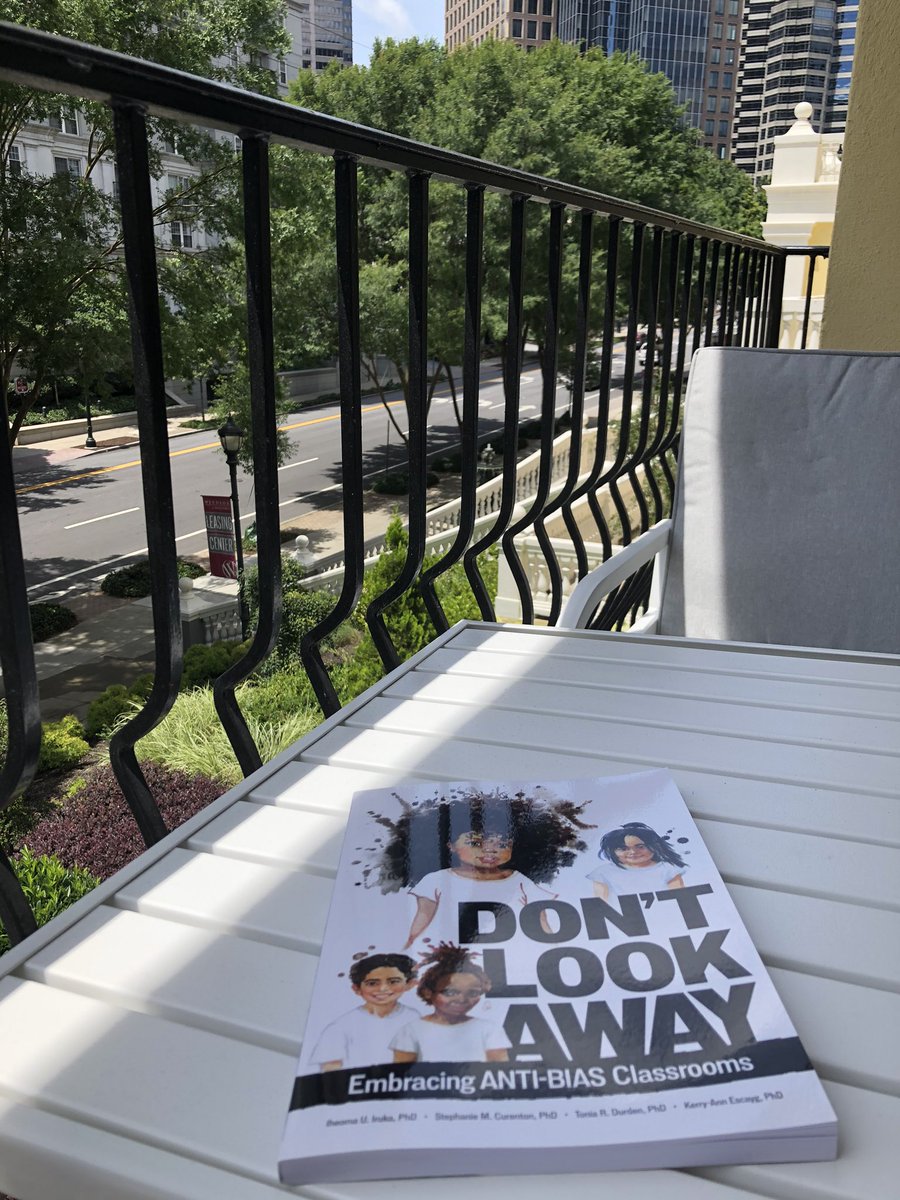 EliseMDickerson's tweet photo. Beautiful day in the city and a new book! #ihaveabookproblem https://t.co/T4rb7LkkME