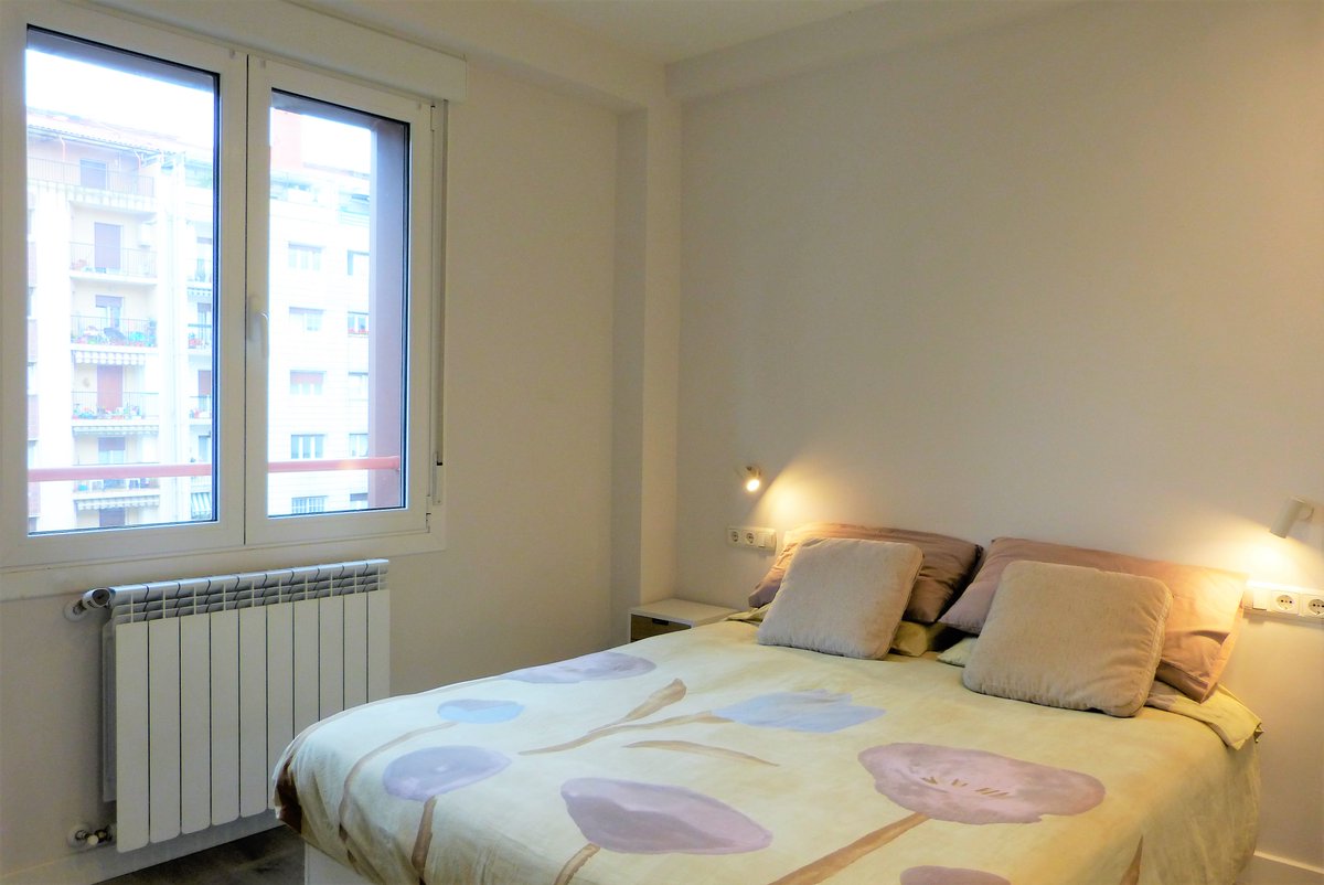 BurutaranInmo's tweet image. Z32025 Impecable vivienda exterior con orientación Oeste. 
Alto y con sol de tarde a todas las estancias. 3 habitaciones dobles y dos baños. Todo confort. 

bit.ly/31BbCkw

#Donostia #SanSebastian #CasaEnVenta #Inmobiliaria #GrupoExin10 #RealEstate #Decoracion #HomeStage