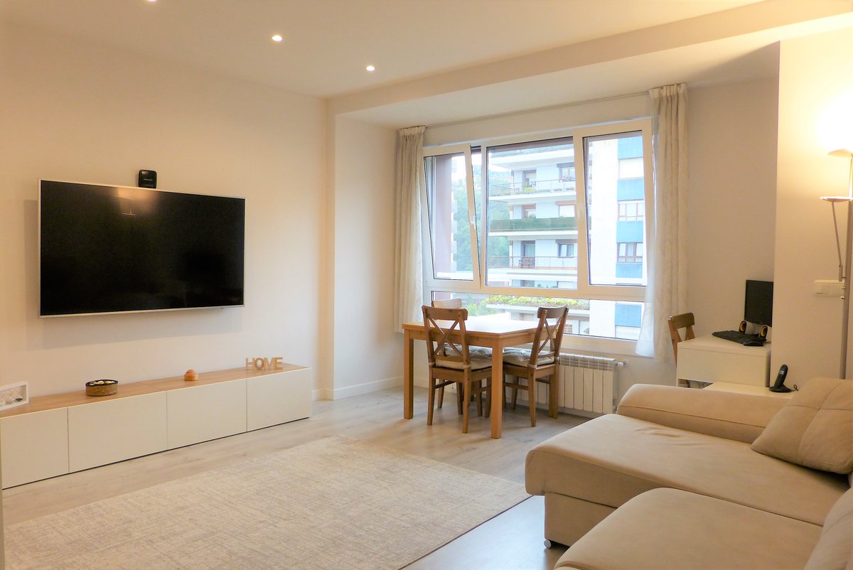 BurutaranInmo's tweet image. Z32025 Impecable vivienda exterior con orientación Oeste. 
Alto y con sol de tarde a todas las estancias. 3 habitaciones dobles y dos baños. Todo confort. 

bit.ly/31BbCkw

#Donostia #SanSebastian #CasaEnVenta #Inmobiliaria #GrupoExin10 #RealEstate #Decoracion #HomeStage