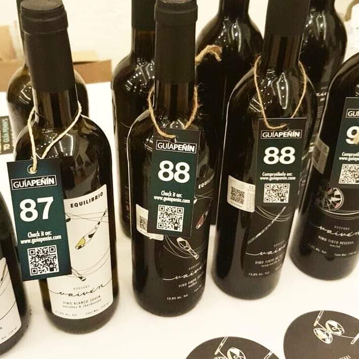 🤔🍷¿Sabías que nuestros vinos tienen calificaciones destacadas en la #GuiaPeñin? 🎖️🤩

🤓☝️La Guía Peñín es un manual que ha sido el más consultado por aficionados y profesionales del vino. 

#VinoVaivén #VinoMexicano