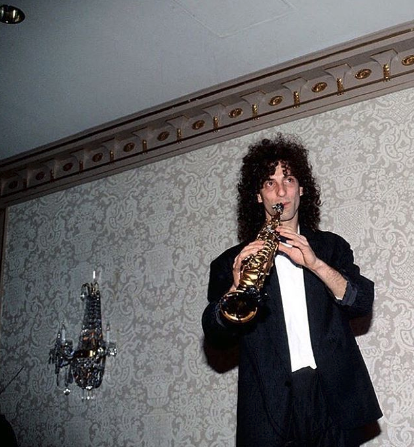 kennyg's tweet image. Much shinier sax, outdated oversize suit, but same hair! #TBT