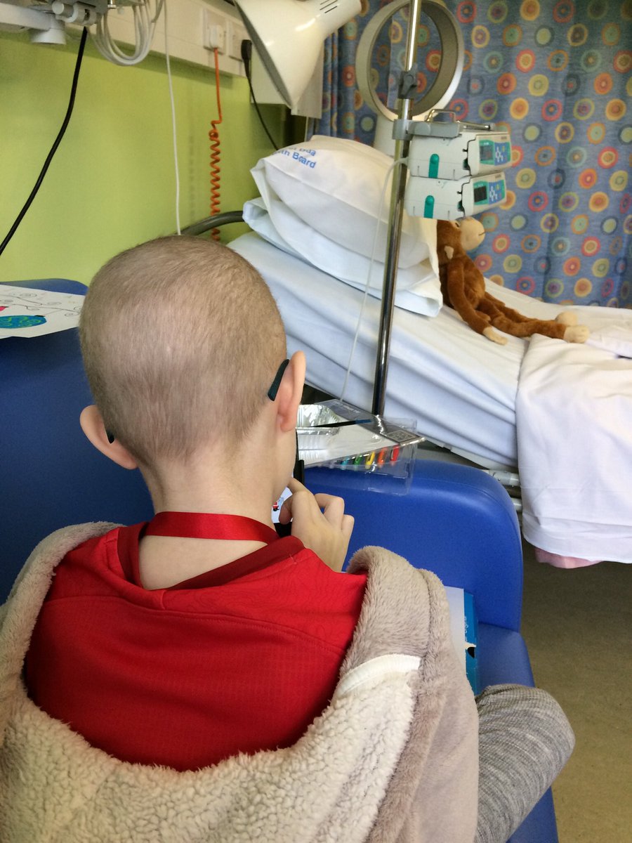 🎗July is Sarcoma Awareness Month. I plan on raising awareness today and always! Gorffennaf, mis codi ymwybyddiaeth o Sarcoma. Byddwn ni’n codi ymwybyddiaeth heddiw ac am byth! 🎗 #osteosarcoma #sarcomaawarenessmonth #amputeegirl #osteowarrior #untiltheresacure