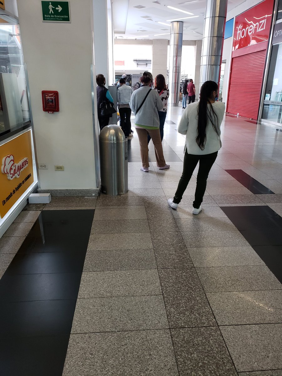 arodriguez03's tweet photo. @camchaves95 @Bco_Occidente No salga por qué tampoco sirve el sistema en las sedes.  2h y la respuesta es que no tienen sistema. https://t.co/WGKovPPatB
