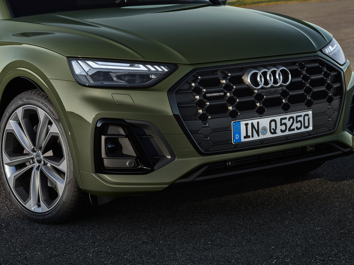 AllEnginemagaz1's tweet photo. La nueva Audi Q5 40 TDI llegaría este año a Colombia 

La marca de los anillos presentó en Europa el facelift de su Audi Q5, más ancha, y con nueva su pantalla táctil MMI, ahora de 12,3 pulgadas. El motor turbodiésel de 2.0 litros  entrega 204 CV y 400 Nm de torque. https://t.co/DKYQEYDnJC