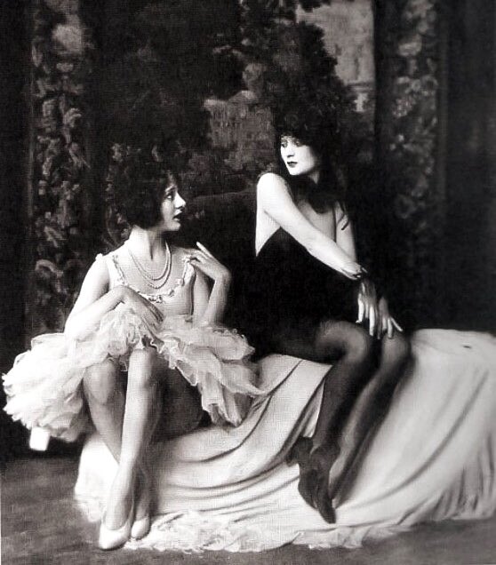 Louise was not a headliner at “George White’s Scandals of 1924” though she did perform solo dances and appeared as one of the “George White Girls” alongside Dolores and Helene Costello (L), Dorothy Sebastian (R top) and Sally Starr (R bottom), all future silent film stars.