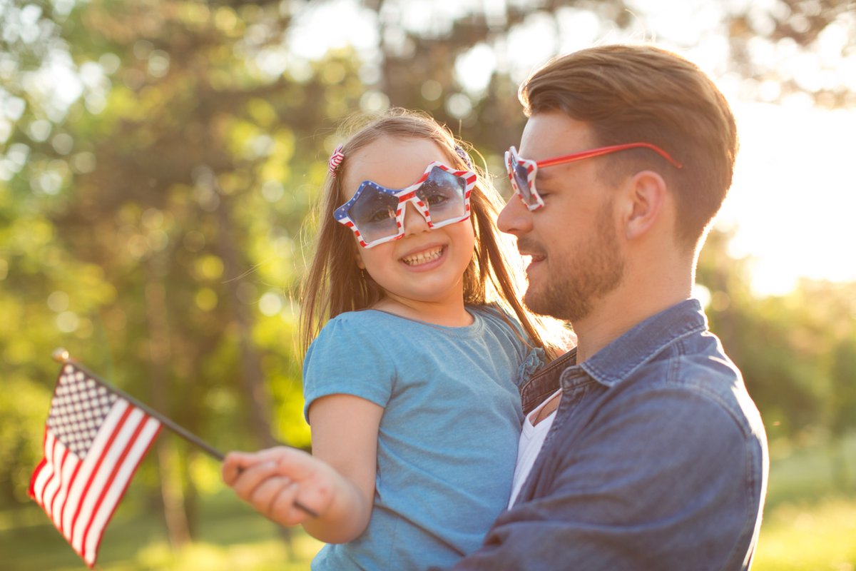 DaytonChildrens's tweet photo. Did you know a sparkler can heat up to 1200 degrees? In 2018, 9100 people nationwide suffered from fireworks injuries... 36% being children. Before you sparkle and pop this weekend be sure to review our safety tips! 

https://t.co/ibsO1FjrbA

#fireworks #july4 https://t.co/apTWjXdp4O