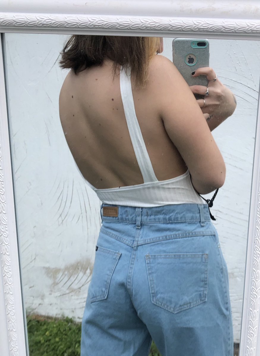 curcioine's tweet photo. Tengo un emprendimiento de ropa y me ayudarían mucho compartiendo✨ Zona San Miguel, hago envío @bella.clothingg 🤍🤍 https://t.co/xUMIVxJCkA