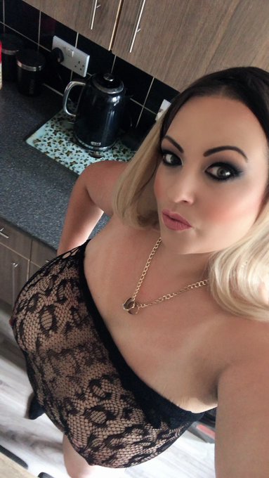 Soooo who&rsquo;s making me a cup of tea then ....... ? After I just washed all the dirty dishes naked on my