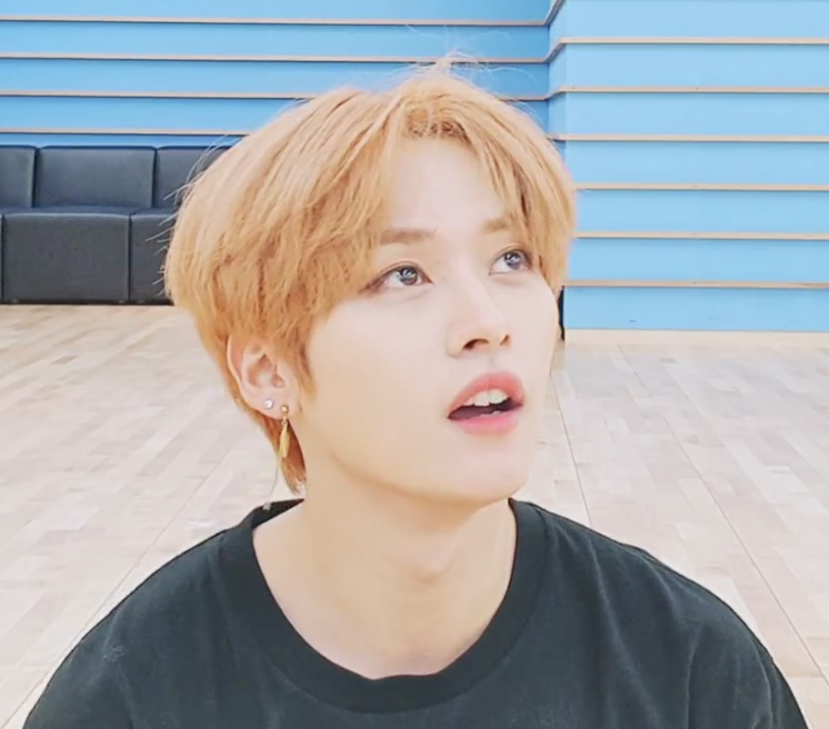 Shm Minho Listing Skz S Birthdays He Got Chan And Hyunjin Wrong And He Couldn T Even Remember What Month For Changbin At First But He Got It Eventually Lee Know 10 25 Bang Chan