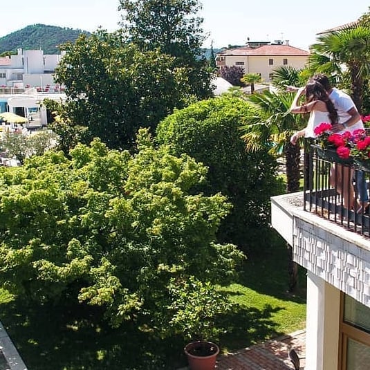 👉 Terrazza con splendido affaccio sul nostro giardino!!!
Benvenuti all'Hotel Ariston Molino Buja. #nicehotel #visitveneto #estateitaliana