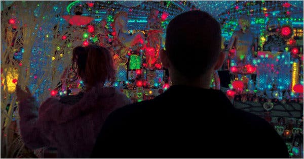 40. Gaspar Noé's  #EnterTheVoid is as close as he's ever gotten to making a fantasy movie, and what a mind-frazzling fantasy world he unleashes:  http://bit.ly/3dUz12G&nbsp;