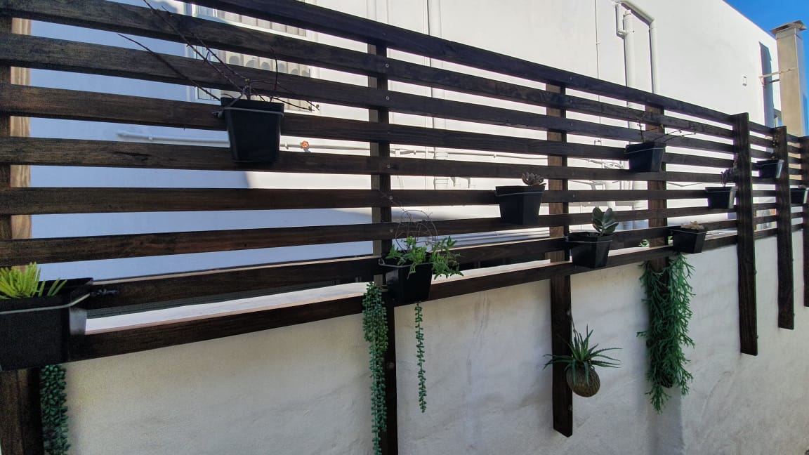 Timbacorecc's tweet photo. Need Some Privacy!
Get a TIMBACORE Horizontal Timber Screen (Tanalith Pressure treated CCA H3 SA PINE coated with Dark Oak Woodseal)

#timbacore #timberscreen #timbershade https://t.co/7VEDpNLFWB