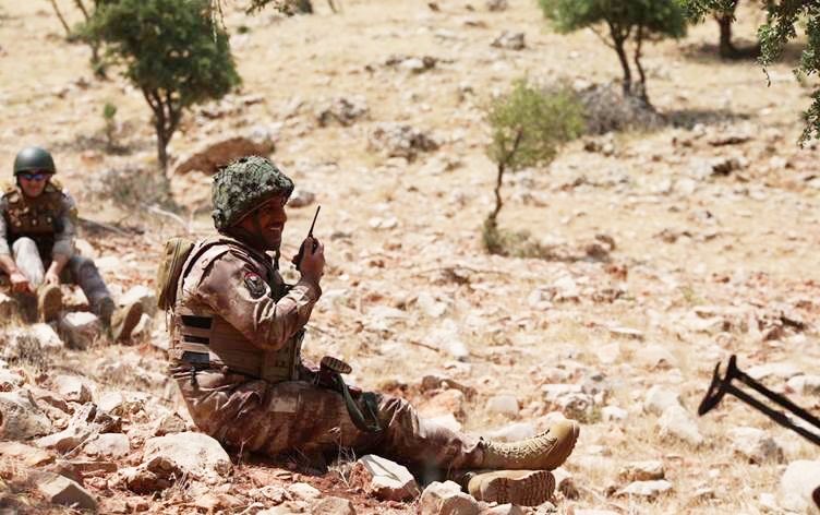 peyamakurd's tweet photo. 🔴 Birlik tamamen Kürtlerden oluşuyor: Operasyonlara karşı sınıra mevzilendiler
📌 “#Türkiye bilgilendirildi. Her türlü olasılığa karşı da hazırlıklıyız."
https://t.co/cjwMWWtMNq
#TwitterKurds #zaho #Zaxo #Kurds #Batifa #Derkar #KRG https://t.co/E9JgBX1fqF