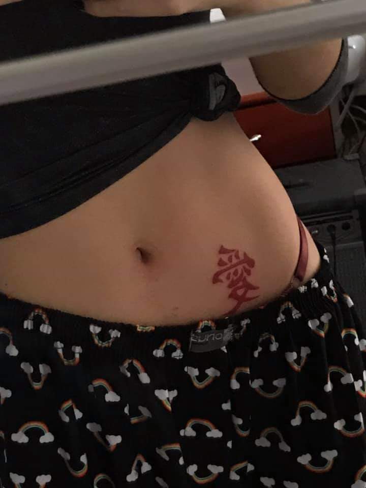 O QUE SIGNIFICA A TATUAGEM NA TESTA DE GAARA ? 