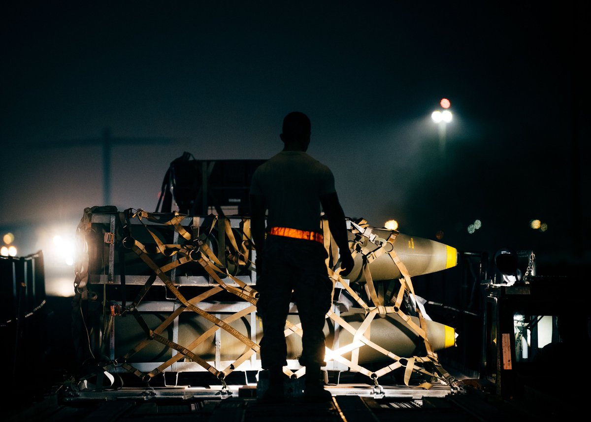 grandslamwing's tweet photo. Day or Night ☀🌙
The 379th ELRS provides #TeamAUAB with support ranging from vehicle repair, base transportation, #aircraft refueling and cargo movement. ✈️🚌⛽️
#ReadyAF #USAF #RapidMobility | @USAFCENT https://t.co/IeCBCmYT8F