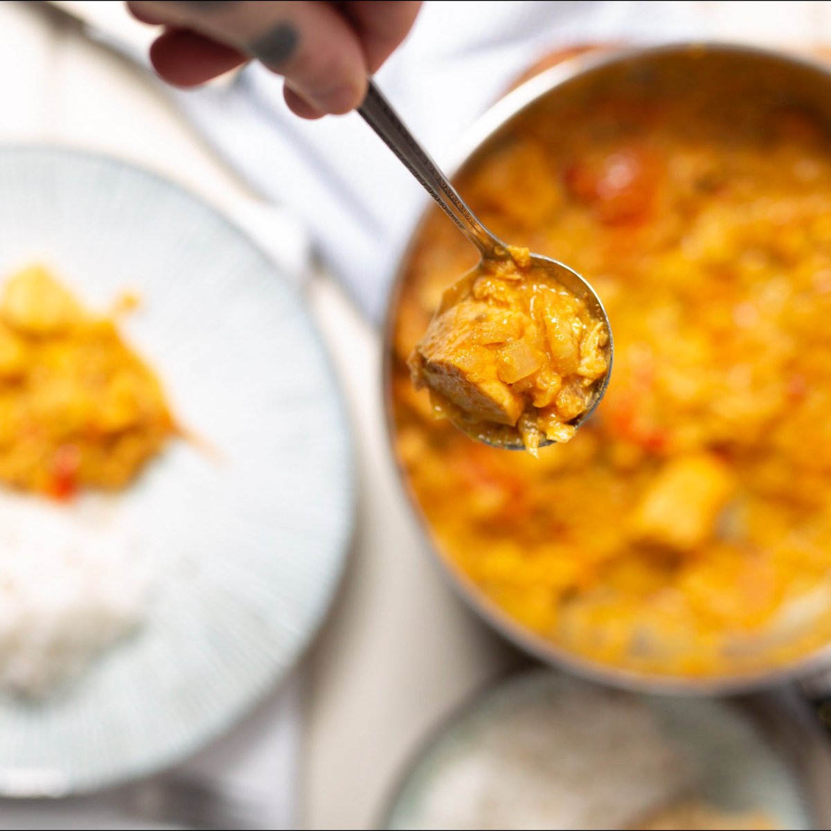 Tastesmiths's tweet photo. Curry is great booster for our immune system! Ginger, garlic, turmeric, and nuts all feature in our kits! The addition of spinach, peppers, broccoli and yoghurt are also beneficial!
.
More here: https://t.co/LkLQEn9hIp
.
#HomeCooked #CurryNight #CurryKit #RealCurry #EatHealthy https://t.co/zd5RTb8TTu