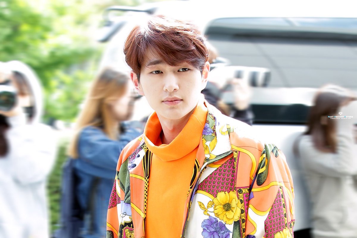  D-18 ONEW’S BACK dearest jinki,here’s you wearing a happy color — orange , as an attempt to lift today’s mood  jinki, today isn’t as easy, i felt so mad, frustrated, and disappointment — a lot of us are. how can they be so insensitive and disrespectful.yours,tri