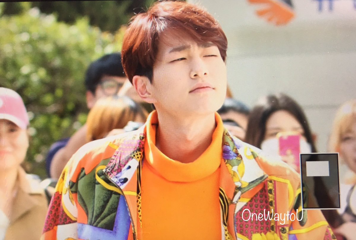  D-18 ONEW’S BACK dearest jinki,here’s you wearing a happy color — orange , as an attempt to lift today’s mood  jinki, today isn’t as easy, i felt so mad, frustrated, and disappointment — a lot of us are. how can they be so insensitive and disrespectful.yours,tri