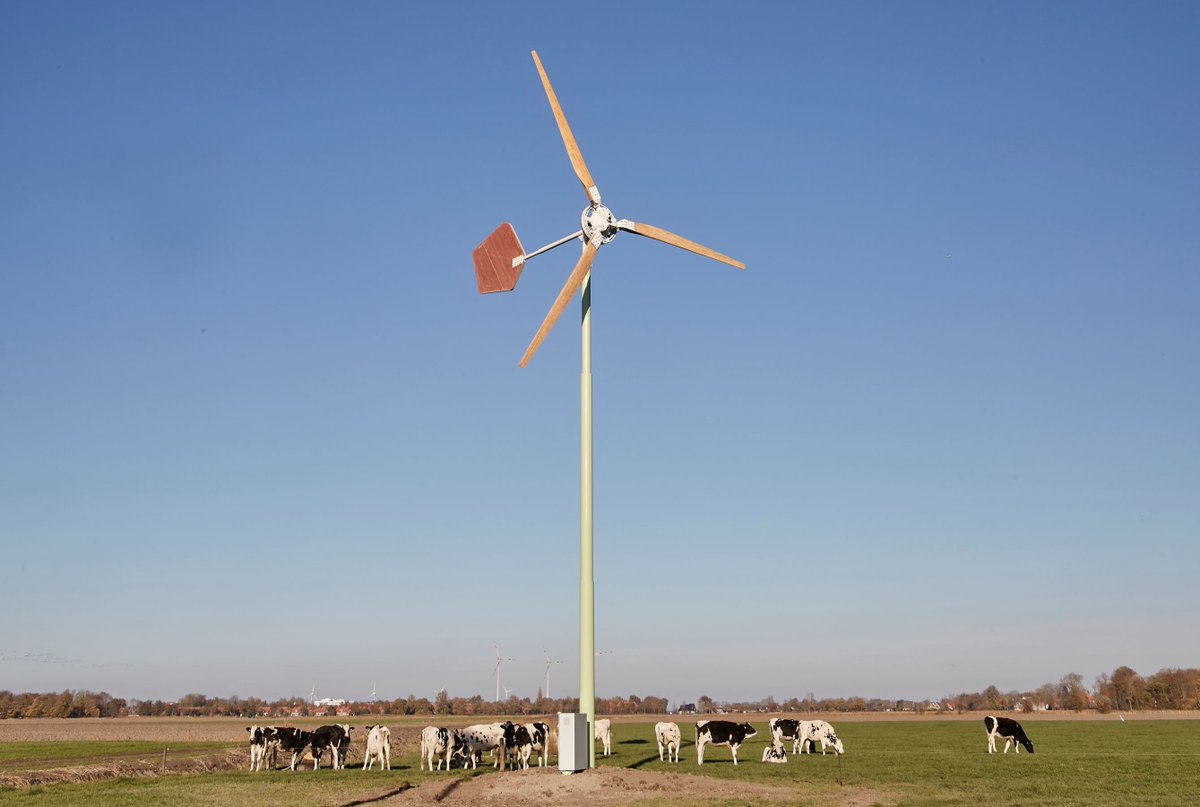 Sinds gisteren zijn E.A.Z. windmolens nu ook in Friesland mogelijk voor eigen energie opwek voor boeren (helaas niet voor burgers met energiecoöperaties). 
Meer informatie?
U kunt zich inschrijven via het contactformulier op onze website, of bellen naar: +31 (0) 598 372383