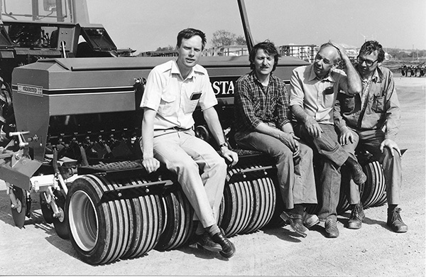 #tbt
This is Väderstad's first drill ever made in the factory here together with Crister Stark, Roger Karlsson, Stig Caap and N Hemmingberg.