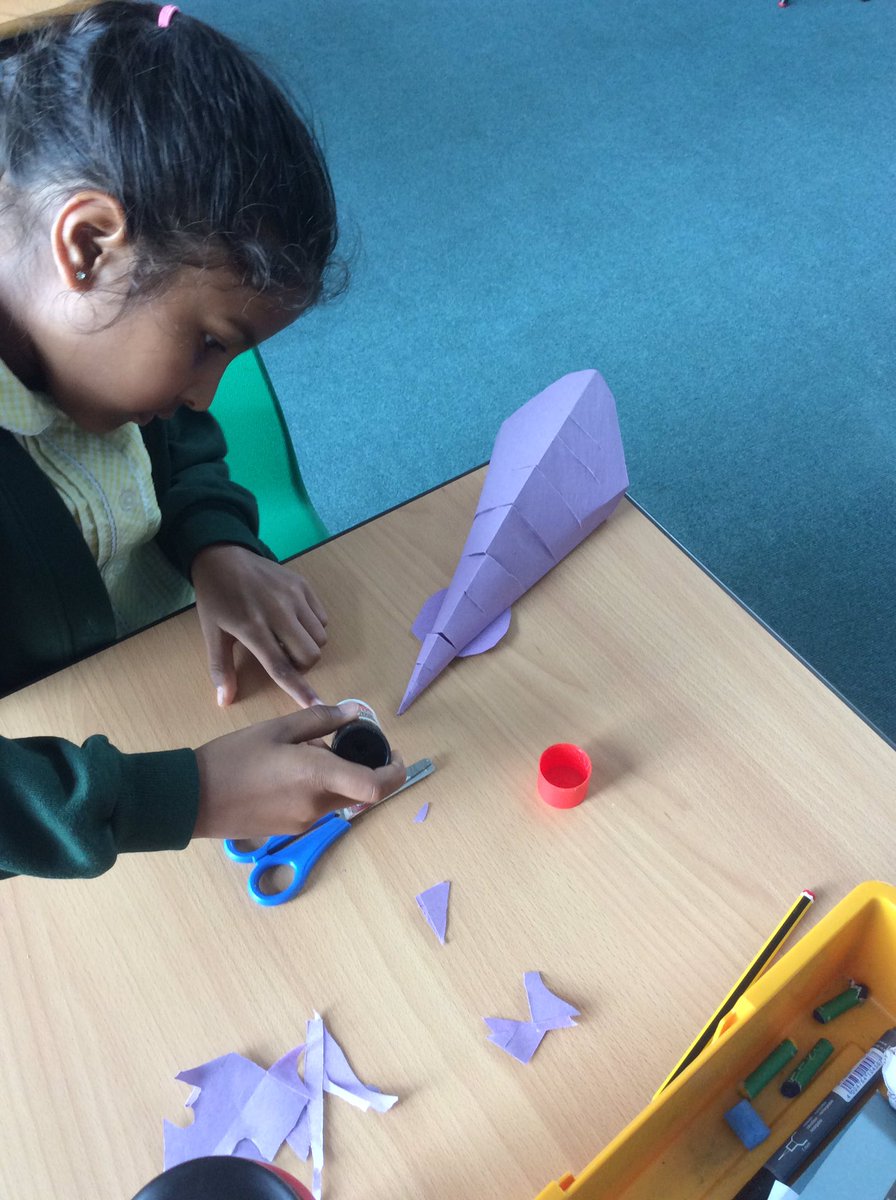WrensMPS's tweet photo. Wrens have been busy this afternoon making 3D whales 🐳🐳 https://t.co/4iyVbXMOhd